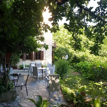 Filoxenia ホテル *