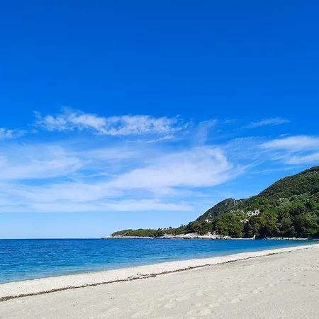 Filoxenia ホテル *