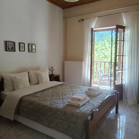 ホテル Filoxenia *